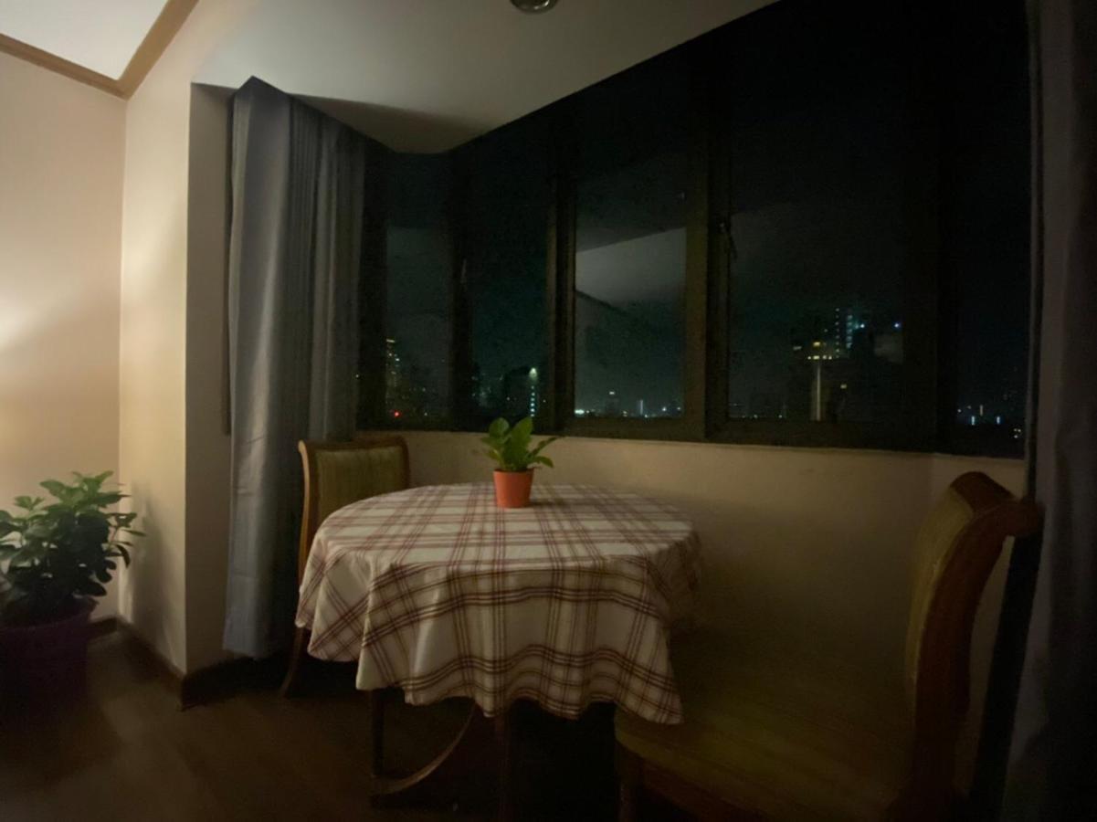 Omni Tower Cozy Apartment Near Nana Bts バンコク都 エクステリア 写真